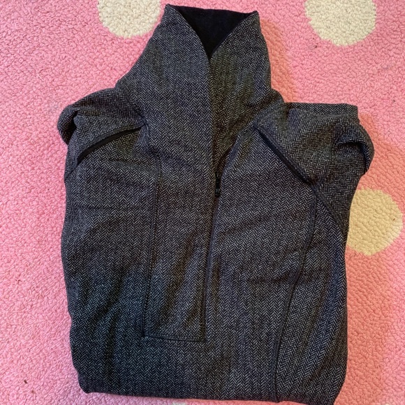 Lululemon Runderful 1/2 Zip - Picture 5 of 8